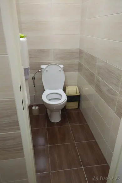 Na prenájom komerčné, 20 m², Košice-Juh, Južná trieda