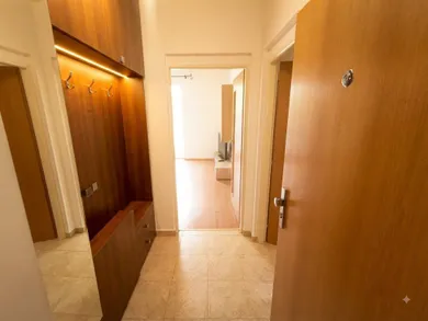 Na prenájom 2-izbový byt, 48 m², Dunajská Streda, Priemyselná