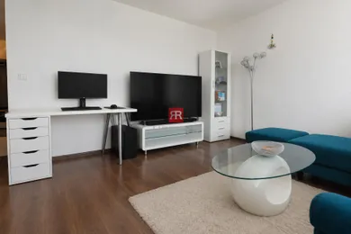 Na prenájom 2-izbový byt, 60 m², Bratislava-Petržalka, Pajštúnska