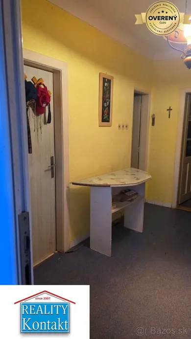 Na predaj 3-izbový dom, 900 m², Dvory nad Žitavou