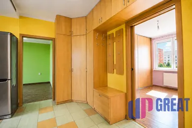 Na predaj 3-izbový byt, 68 m², Nové Mesto nad Váhom, Dibrovova