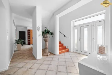 Na predaj 6-izbový dom, 408 m², Bratislava-Rusovce