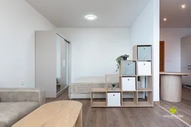 Na prenájom 1-izbový byt, 37 m², Prievidza, Nábrežná