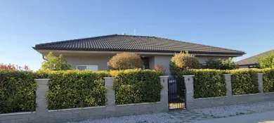 Na predaj 4-izbový dom, 125 m², Lehnice