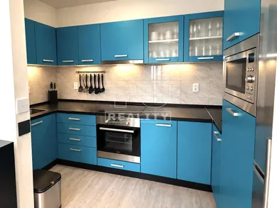Na predaj 3-izbový byt, 58 m², Poprad