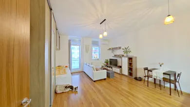 Na prenájom 1-izbový byt, 40 m², Bratislava-Vrakuňa, Poľnohospodárska