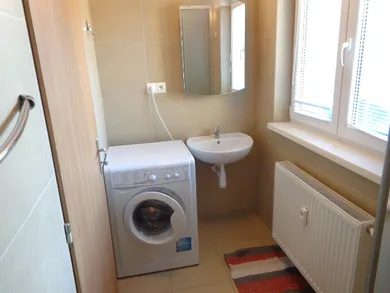 Na prenájom 1-izbový byt, 28 m², Banská Bystrica