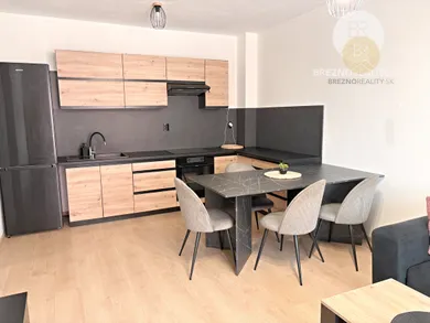 Mieszkania na wynajem, 2-pokojowe, Brezno · €670