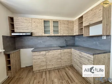 Na predaj 3-izbový byt, 94 m², Piešťany, Orviská cesta