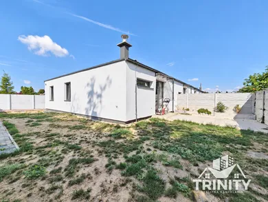 Na predaj 12-izbový dom, 80 m², Komoča