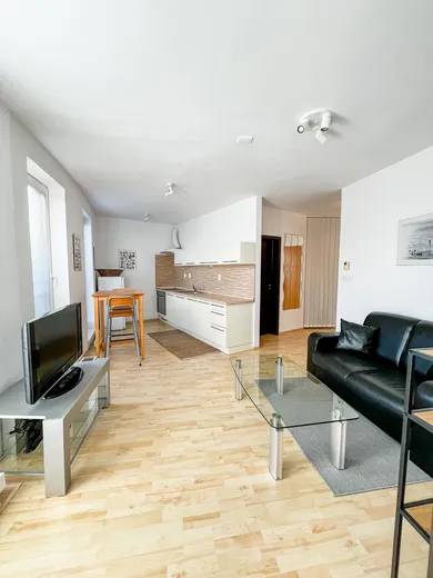 Mieszkania na wynajem, 2-pokojowe, Bratislava-Karlova Ves · €600