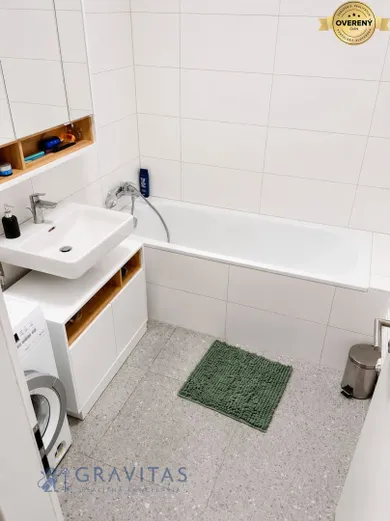 Na prenájom 2-izbový byt, 56 m², Bratislava-Rača, Vrbenského