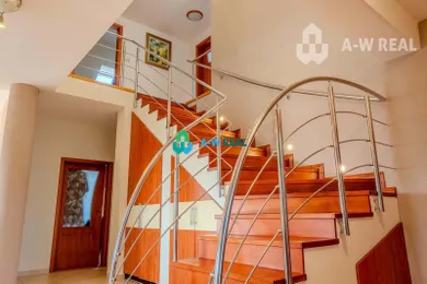 Na predaj 7-izbový dom, 162 m², Dolný Bar