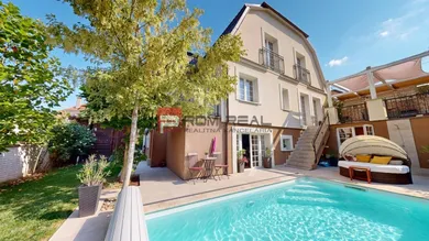 Domy na predaj 8-izbový, Pezinok · €599 000