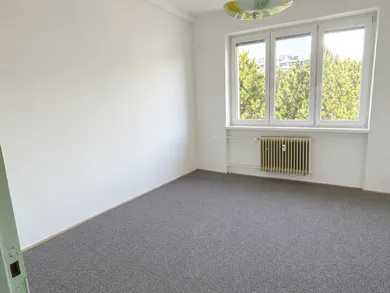 Na prenájom byt v Bratislava-Rača · €670 · Dokončené