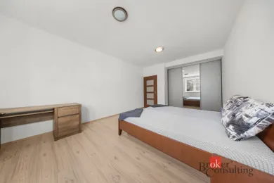Na predaj 2-izbový byt, 71 m², Bratislava-Petržalka, Budatínska