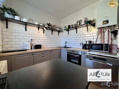 Na predaj 2-izbový byt, 54 m², Piešťany, Valová