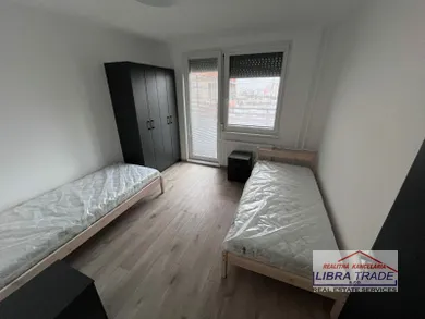 Na prenájom 3-izbový byt, 70 m², Nové Zámky, Nábrežná