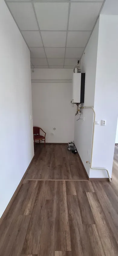 Na prenájom komerčné, 54 m², Trenčín, Martina Rázusa