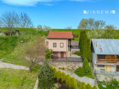 Na predaj rekreačný dom, 92 m², Nemšová, Ľuborča