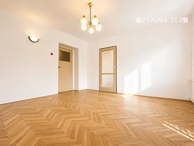 Na predaj 2-izbový byt, 57 m², Trenčín, Dlhé Hony