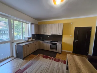 Квартири в оренду, 3-кімнатні, Bratislava-Ružinov · €800