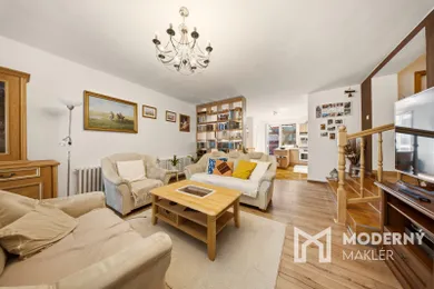 Na predaj dom, 240 m², Hlohovec, Šomodská ulica
