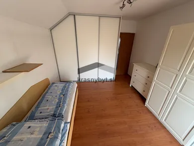 Na predaj 5-izbový dom, 223 m², Miloslavov, Chmeľová