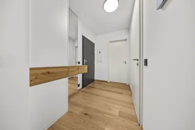 Na prenájom 2-izbový byt, 62 m², Bratislava-Ružinov, Trnavská cesta