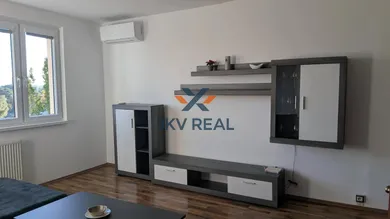 Na prenájom 3-izbový byt, 75 m², Bratislava-Petržalka, Bulíkova