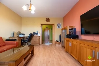 Na predaj 3-izbový byt, 71 m², Prievidza