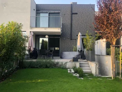 Domy na sprzedaż, Bratislava-Podunajské Biskupice · €700 000