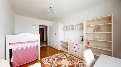 Na prenájom 4-izbový byt, 86 m², Trnava, Veterná