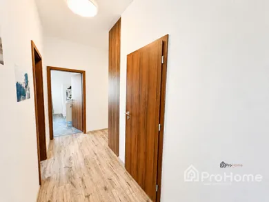 Na prenájom 3-izbový byt, 70 m², Bratislava-Lamač, Hany Ponickej