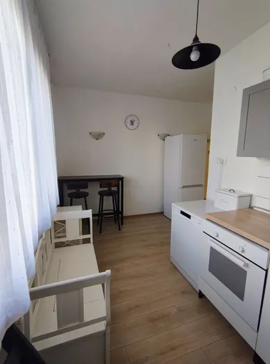 Na predaj 2-izbový byt, 59 m², Turany, Obchodná