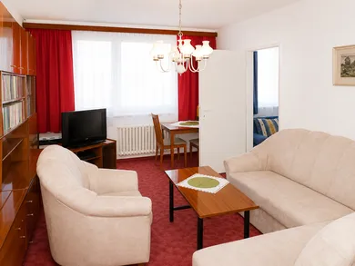 Na predaj 2-izbový byt, 62 m², Bratislava-Petržalka, Vilová