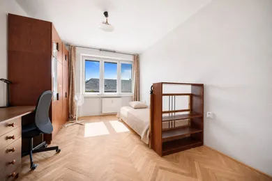 Na predaj 3-izbový byt, 79 m², Bratislava-Nové Mesto, Ovručská