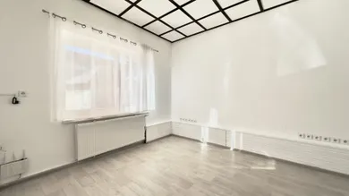 Kiadó kereskedelmi ingatlanok, Trnava · €350