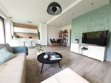 Mieszkania na wynajem, 3-pokojowe, Bratislava-Nové Mesto · €1000