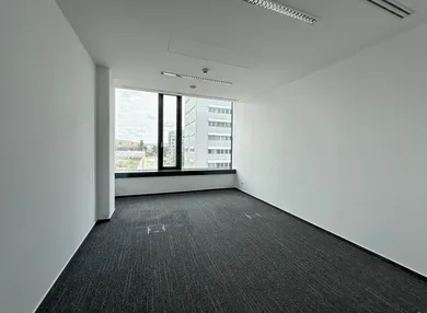 Na prenájom komerčné, 141 m², Bratislava-Rača, Račianska