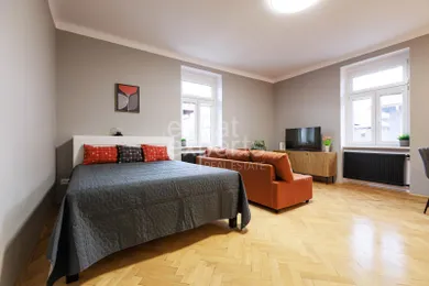 Na prenájom 1-izbový byt, 39 m², Bratislava-Staré Mesto, Palárikova