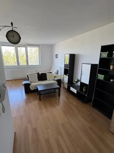 Na predaj 1-izbový byt, 38 m², Bratislava-Nové Mesto, Tomášikova