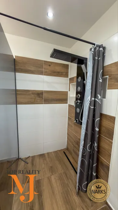 Na predaj 3-izbový dom, 110 m², Hruboňovo