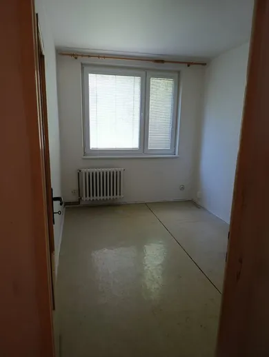 Na predaj 5-izbový byt, 90 m², Bratislava-Karlova Ves, Ladislava Sáru