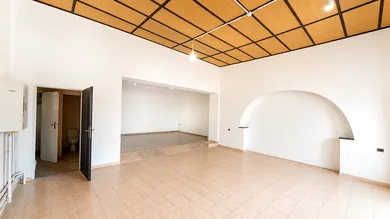 Na predaj objekt, 220 m², Želiezovce
