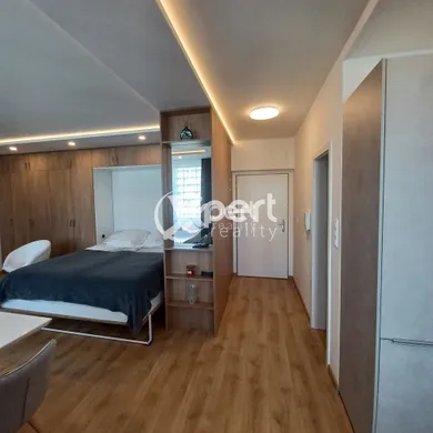 Na predaj 1-izbový byt, 40 m², Bratislava-Nové Mesto, Tomášikova