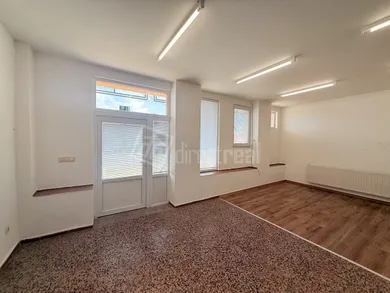 Na prenájom komerčné, 120 m², Povoda