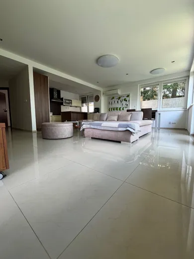 Na prenájom 3-izbový byt, 100 m², Bratislava-Nové Mesto, Na pažiti