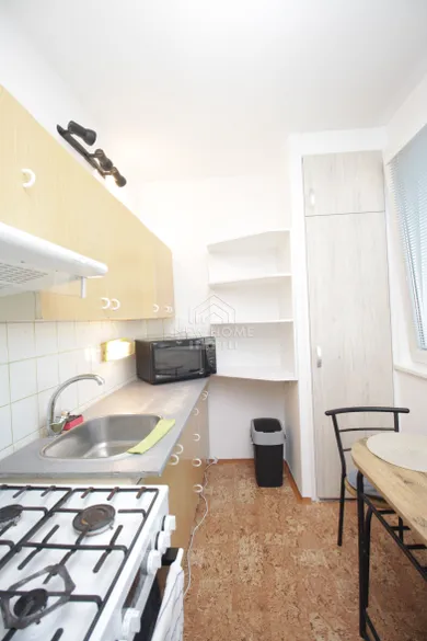 Na prenájom 2-izbový byt, 55 m², Bratislava-Petržalka, A. Gwerkovej