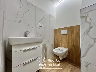 Na predaj 1-izbový byt, 34 m², Lučenec, Ulica V. V. Majakovského